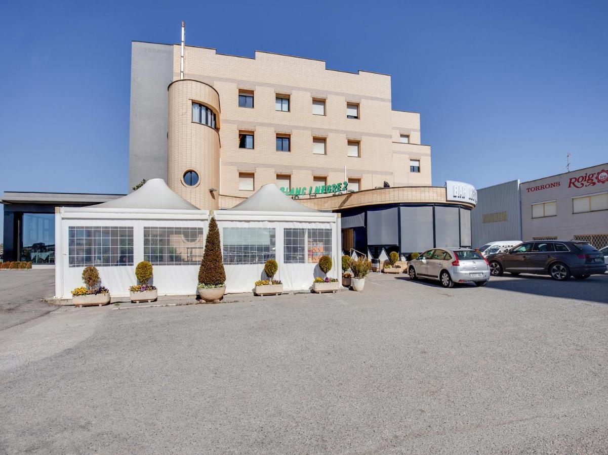 Hotel Restaurante Blanc I Negre 2 Agramunt Eksteriør billede